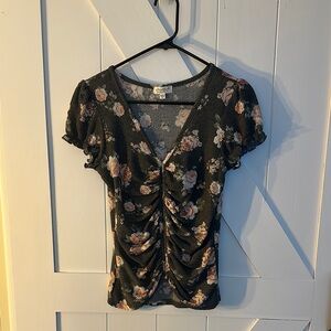 Women’s Ultra Flirt Floral Ruched Gray Top, Size M